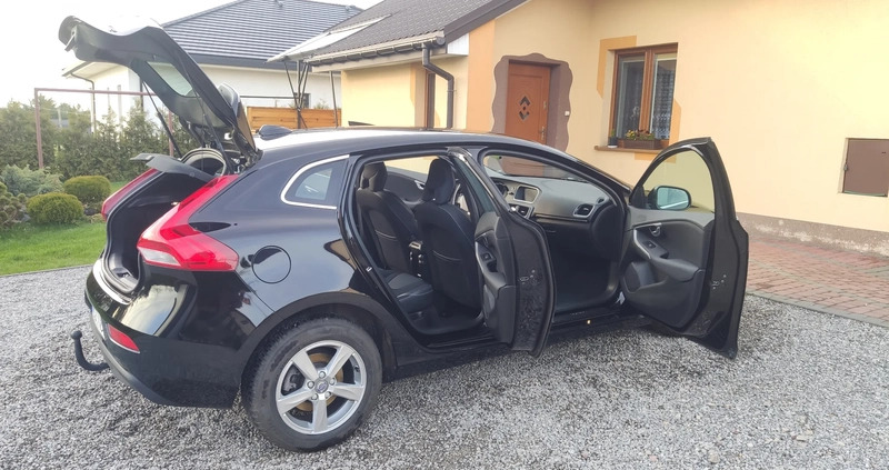 Volvo V40 cena 46000 przebieg: 74788, rok produkcji 2016 z Bierutów małe 466